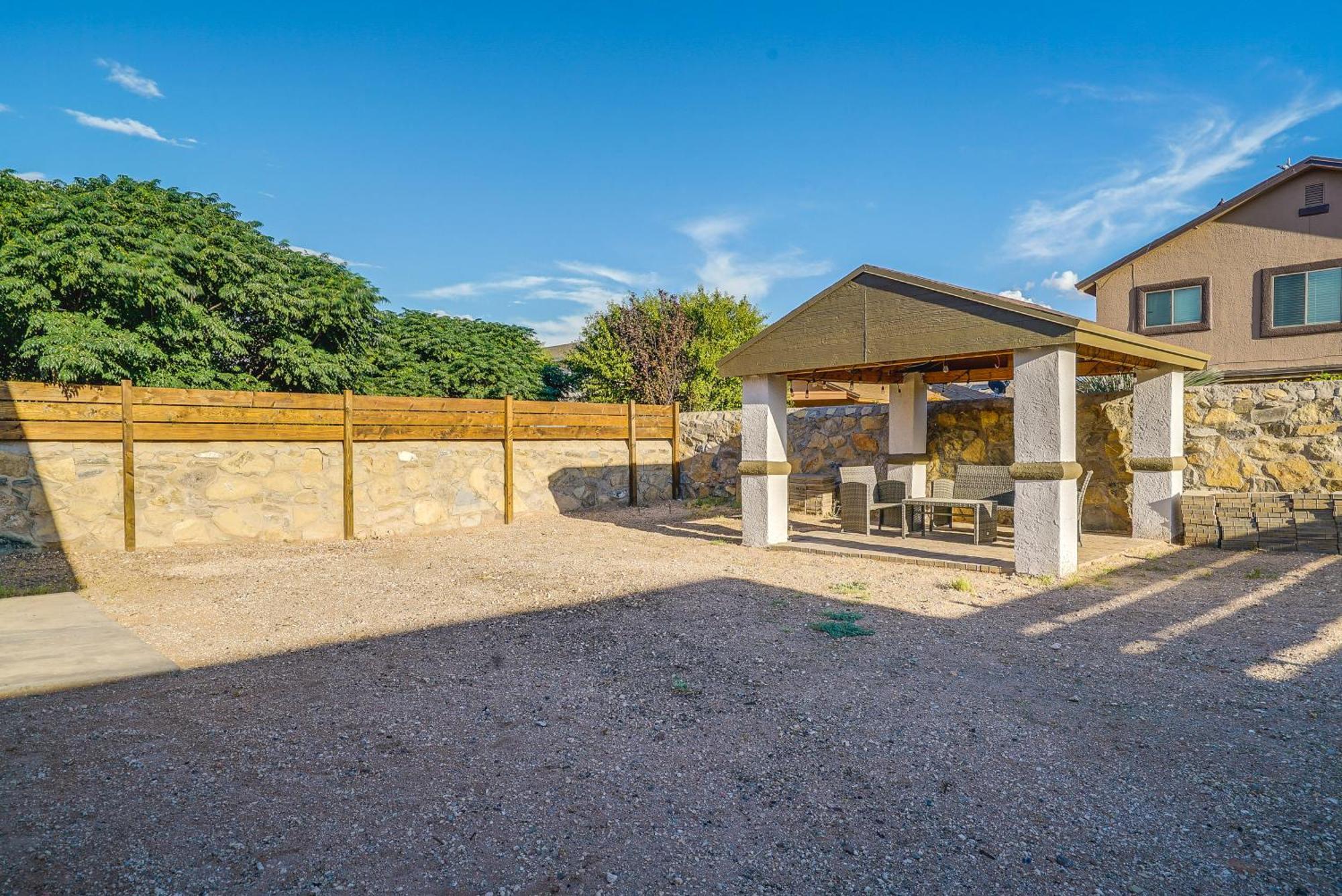 Sunny El Paso Home With Private Yard! Homestead Meadows South Exterior foto